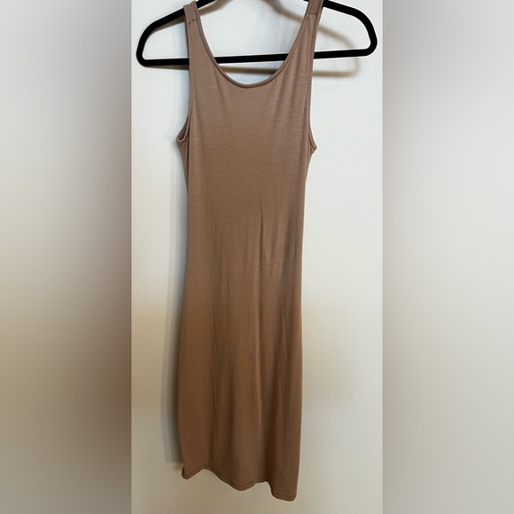 Akira Red Label Open Back Midi Dress - Picture 4 of 5